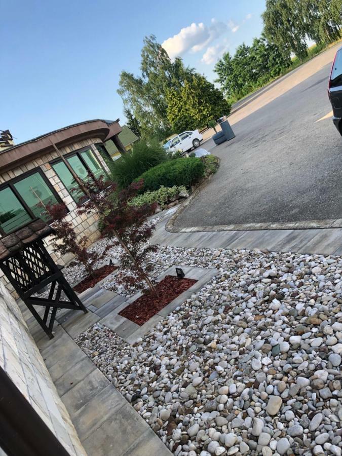 Motel Atos Laktaši Εξωτερικό φωτογραφία